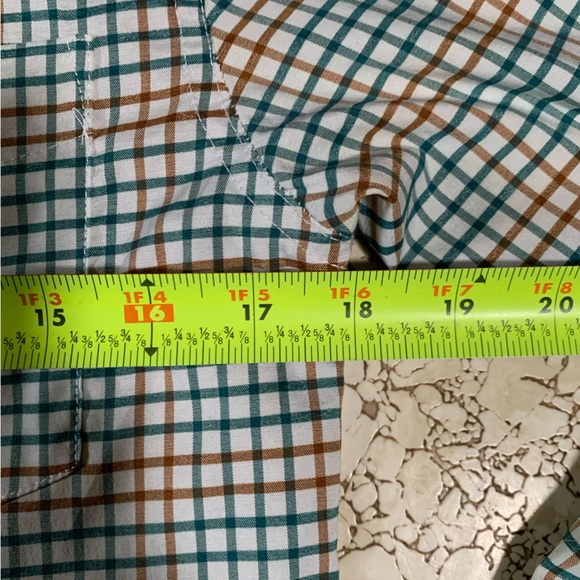 Haggar button down shirt - Picture 2 of 4